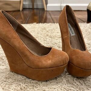 Never worn Steve Madden wedges